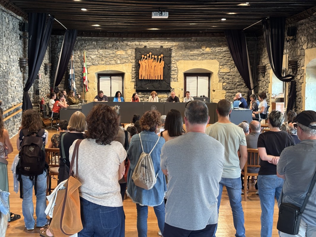 Urmendi haur eskolaren etorkizuna argitzeko pausoak ematen ari da udala